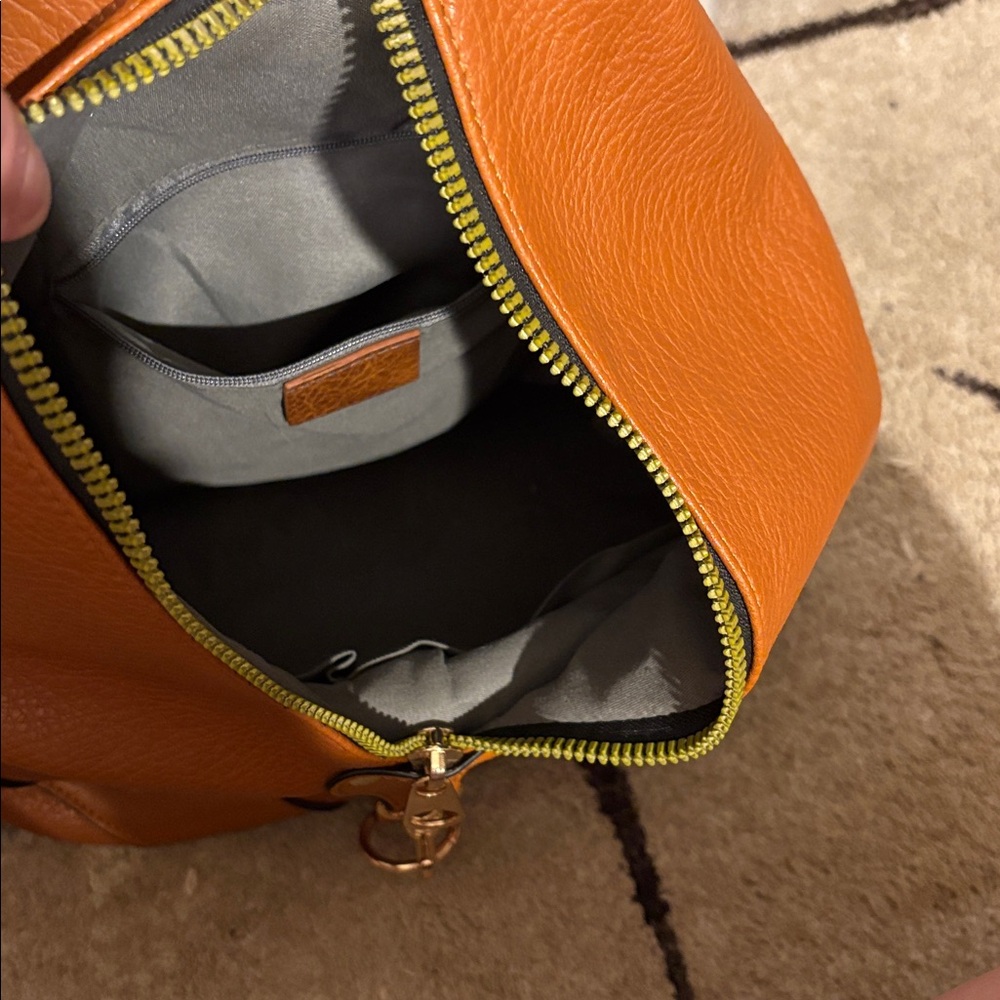 Unique Zipper Backpack 🎒 - image 9